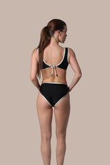 Esencia Black & White